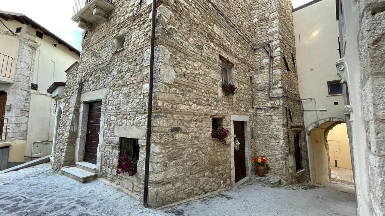 Goriano Sicoli Casa Vacanze Margiu Pater Domus מראה חיצוני תמונה